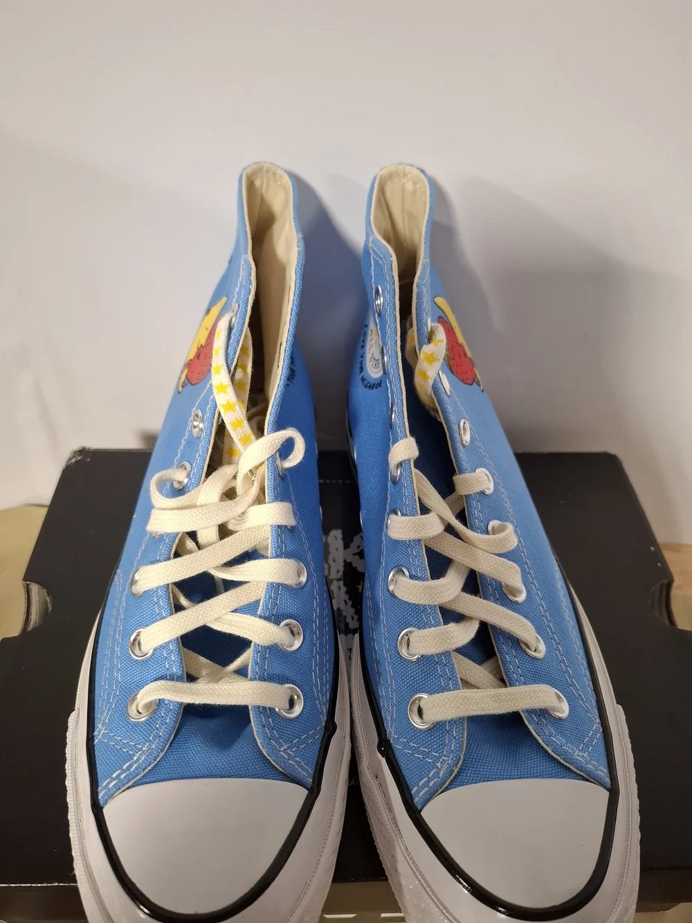 Converse Kids Low-Top Canvas Sneakers in Sky Blue and White